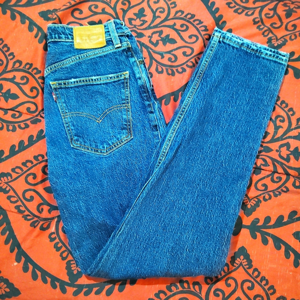 Vtg Levis 90s/Y2K 70s High Slim Straight Blue Denim Mom Jeans